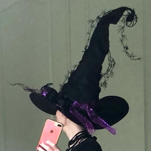Witch hat ❣️HOST PICK❣️Blood red & black Feathers skeletons, vines & flowers 1of - Picture 13 of 16